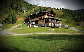 Chalet Dei Rododendri